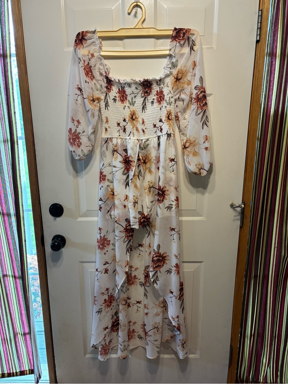 Rue21 White Floral High-Low Maxi Dress with Puff Sleeves medium